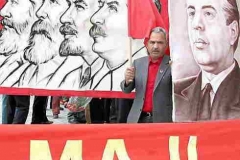 Enver-Hoxha-junto-a-Lenin-Stalin-y-Marx