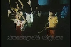 Nje-gjeneral-kapet-rob-1980.mp4_snapshot_29.45_2021.01.18_23.40.40