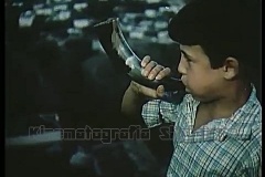 Nje-gjeneral-kapet-rob-1980.mp4_snapshot_14.12_2021.01.18_23.14.21