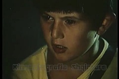 Nje-gjeneral-kapet-rob-1980.mp4_snapshot_16.09_2021.01.18_23.17.39