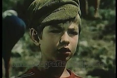 Nje-gjeneral-kapet-rob-1980.mp4_snapshot_18.28_2021.01.18_23.21.05
